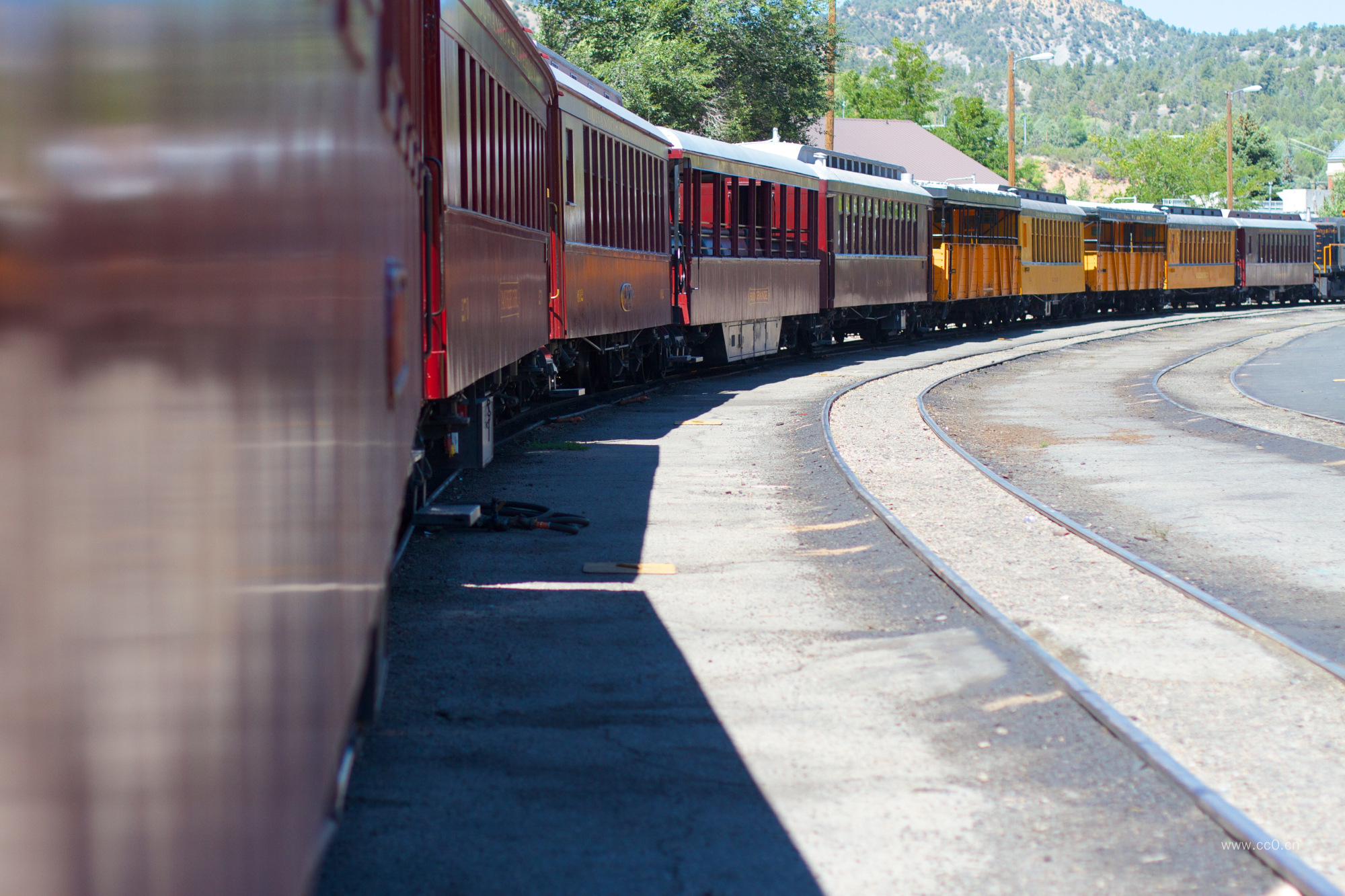 行驶中的火车图片