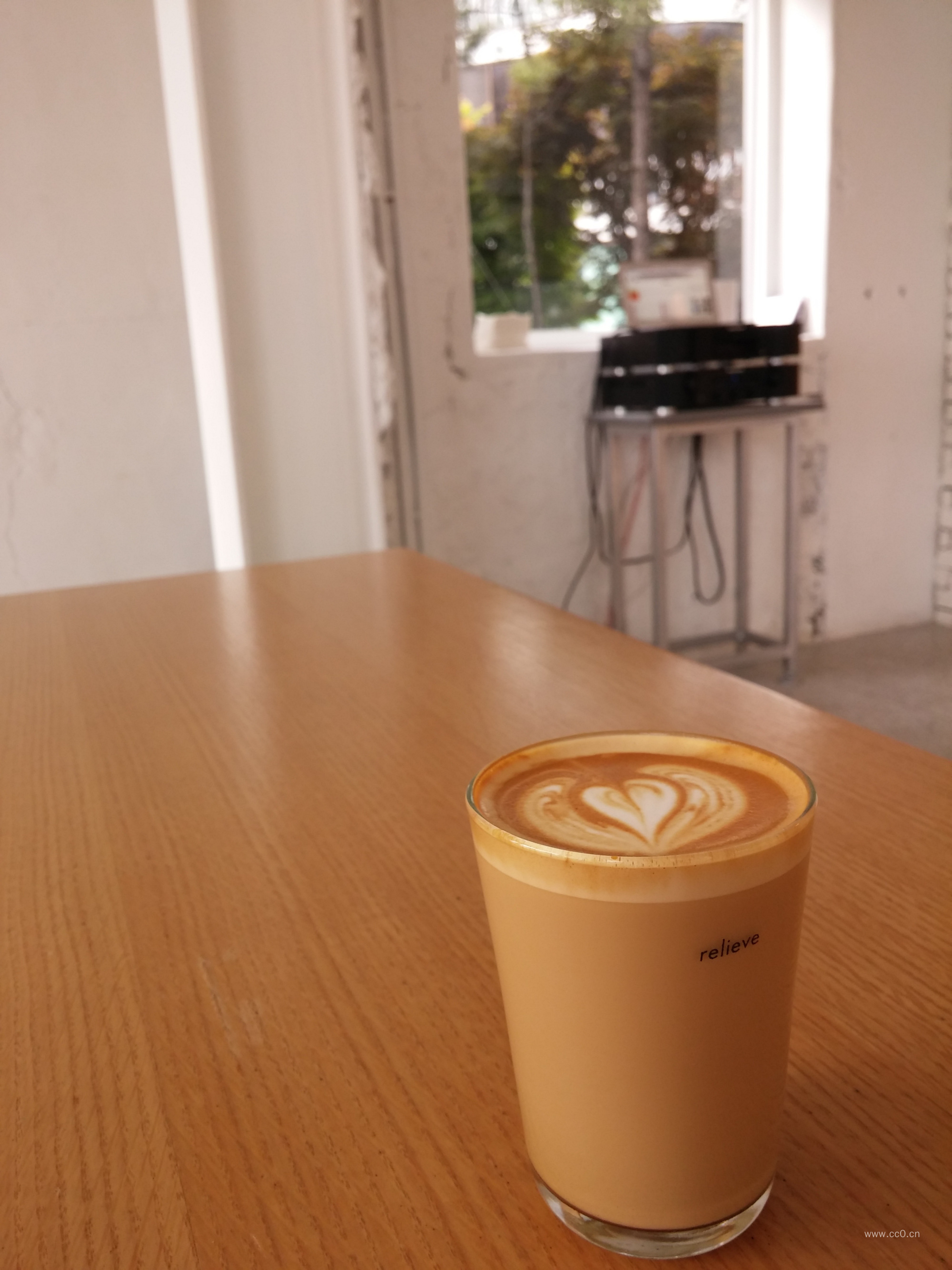 桌面上的咖啡图片