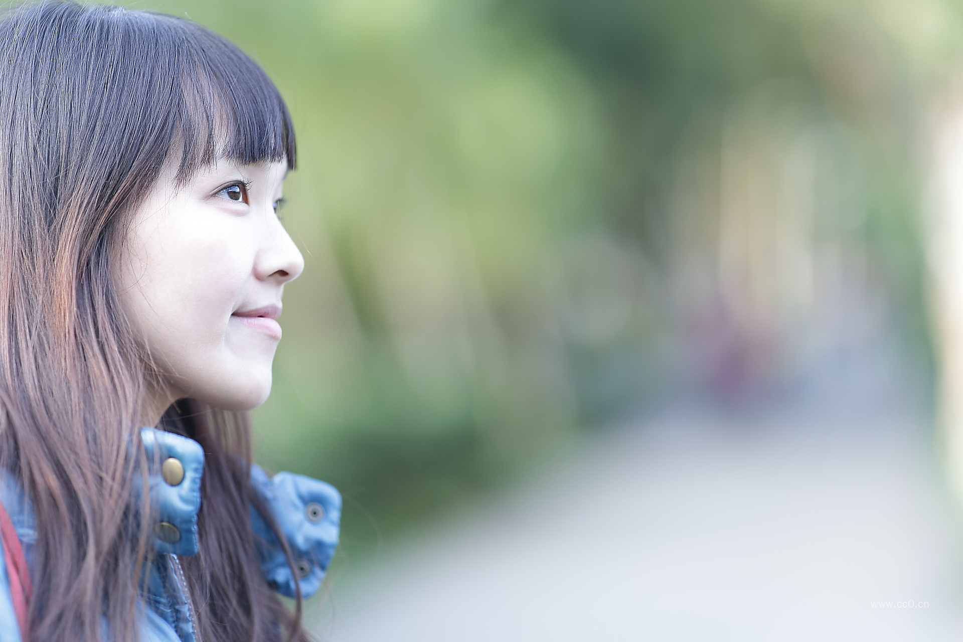 微笑的女生图片