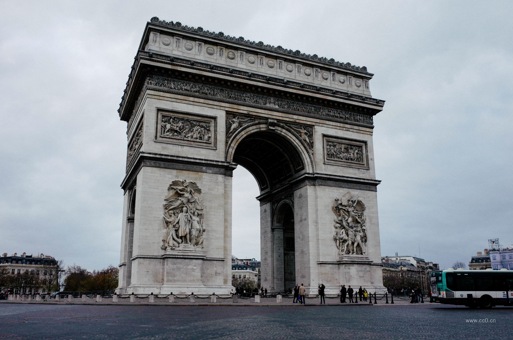 巴黎地标凯旋门建筑图片