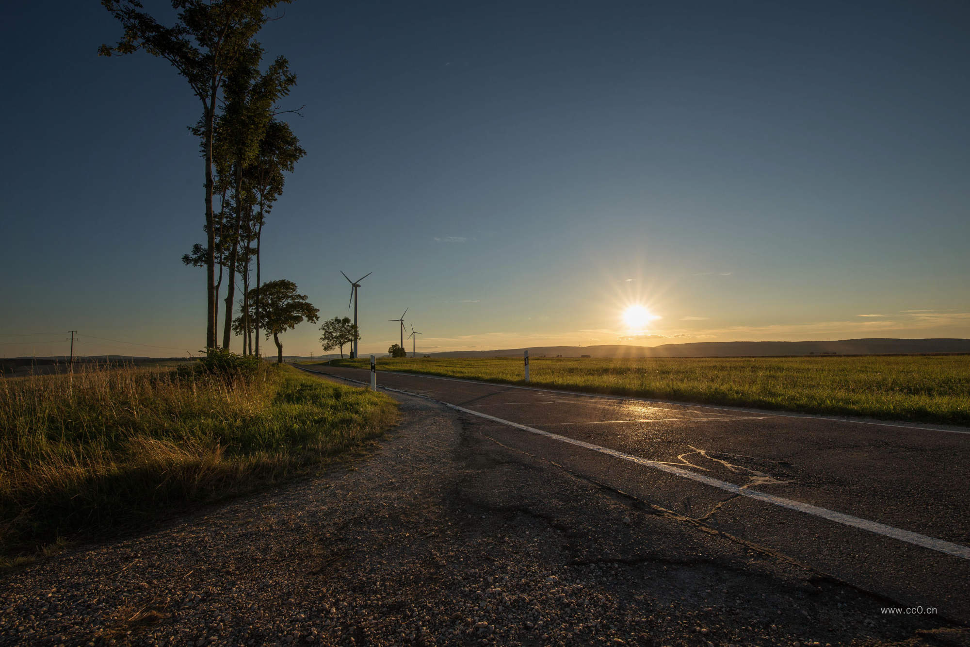 公路与日出