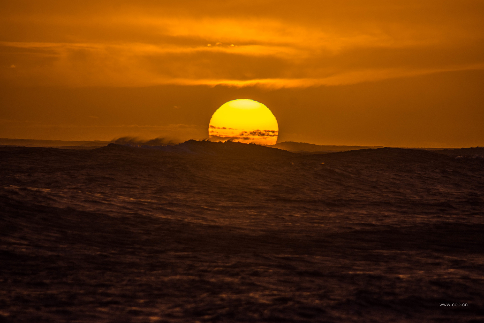 日出日落太阳图片