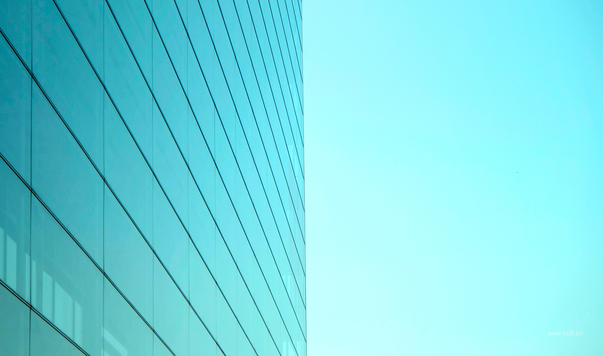 现代高楼建筑玻璃幕墙