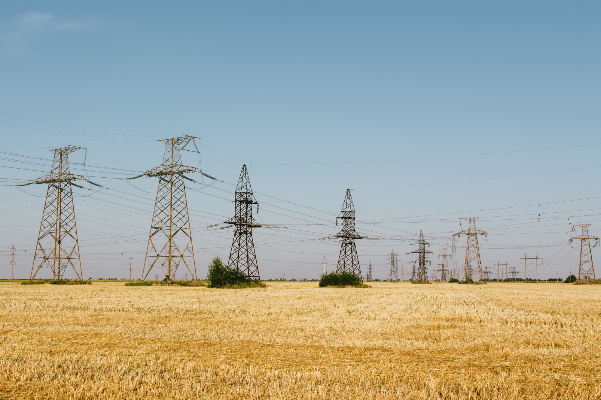 高压线铁塔电线杆