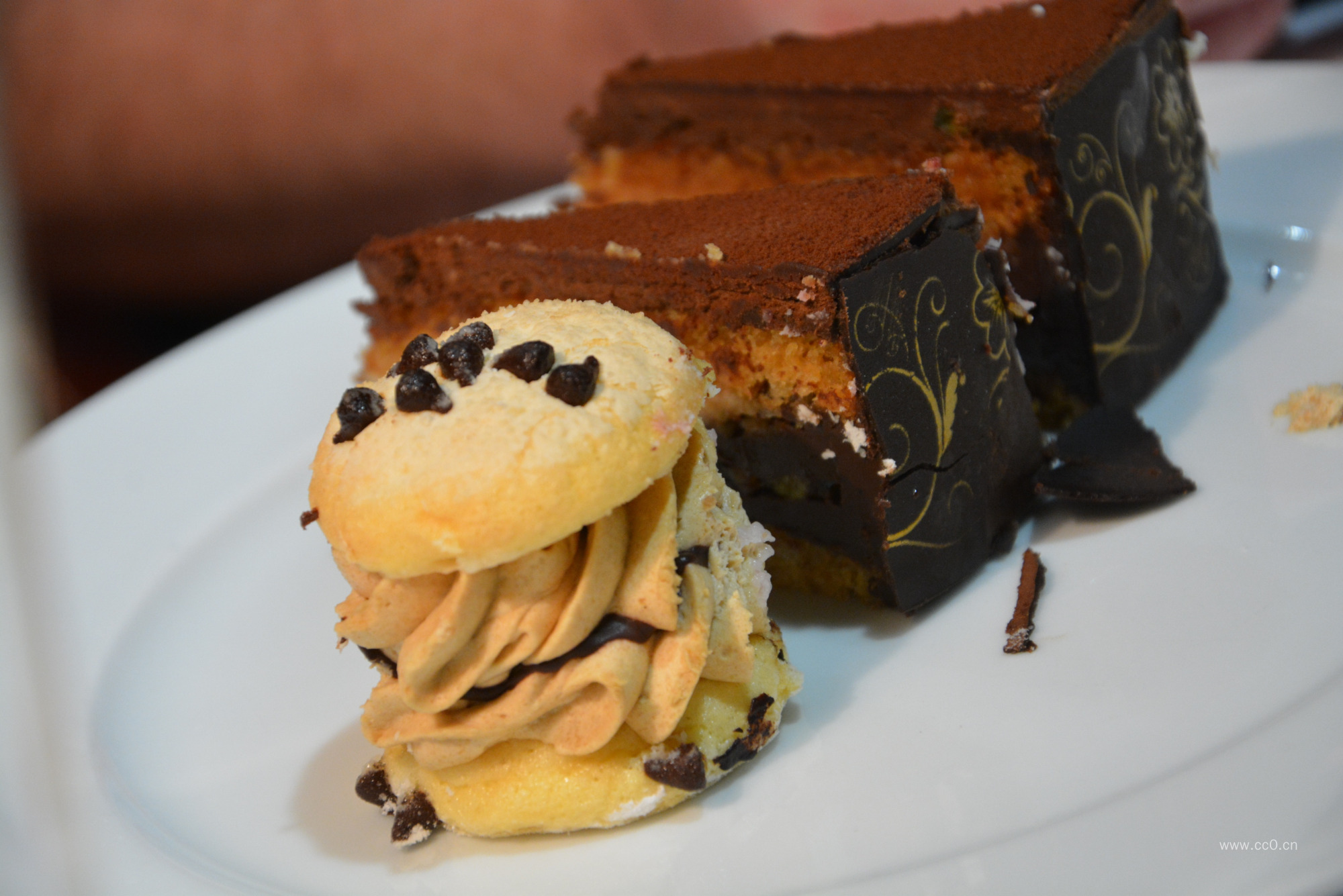 巧克力蛋糕与甜饼图片