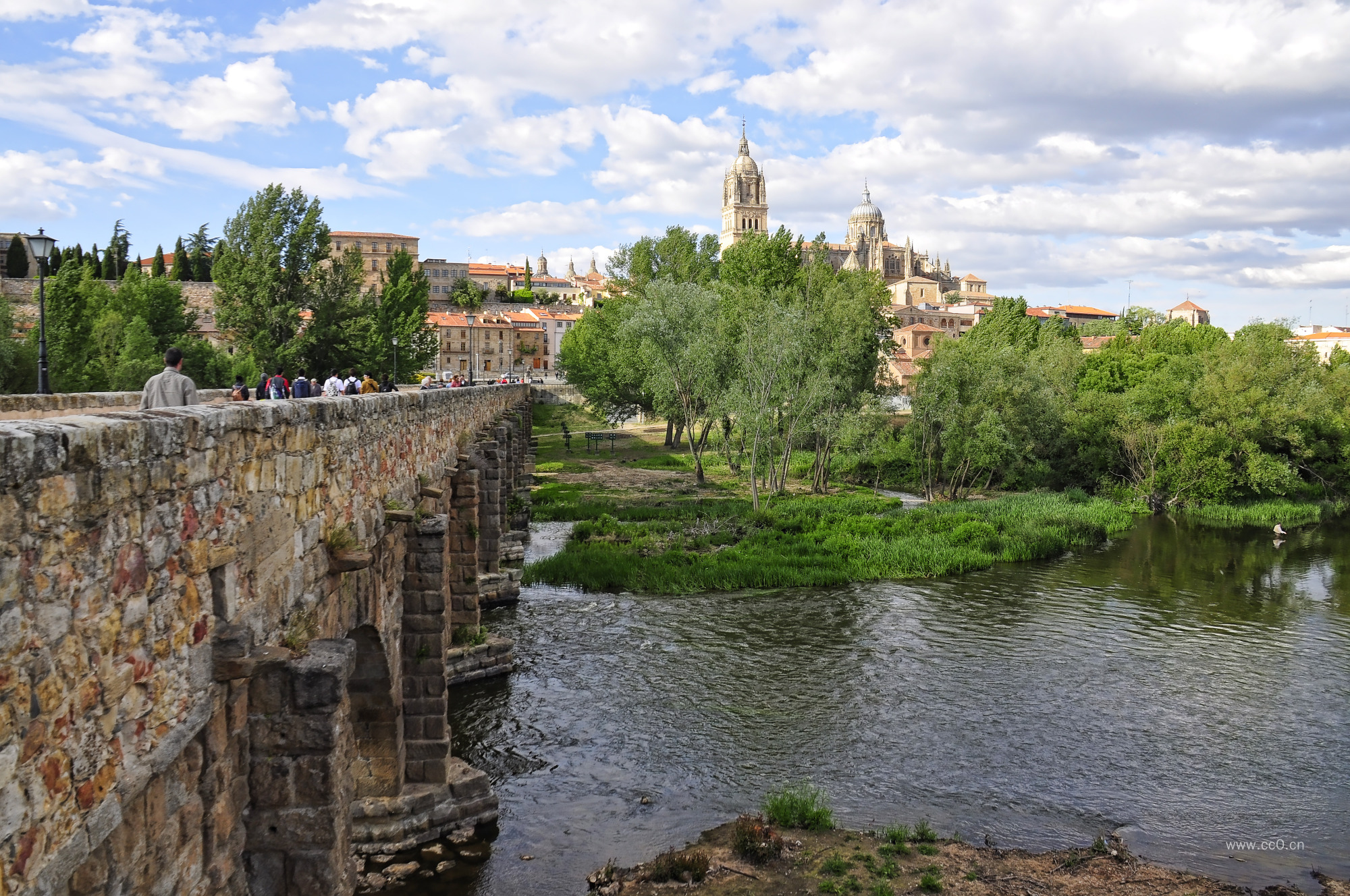 国外的石拱桥与河流图片