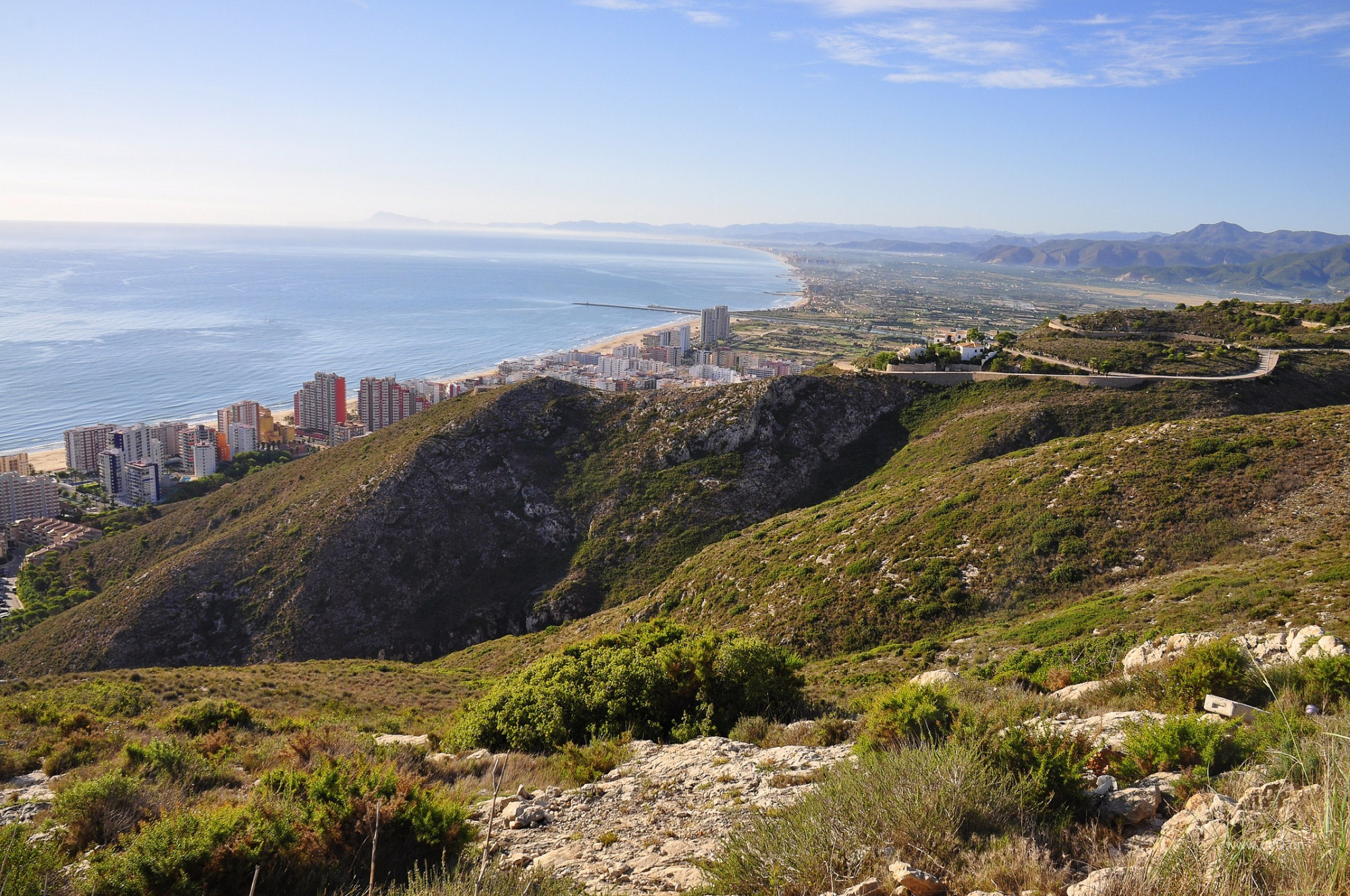 西班牙海岸城市建筑图片