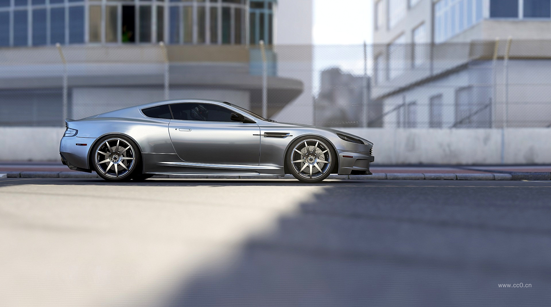 银色的豪华轿跑