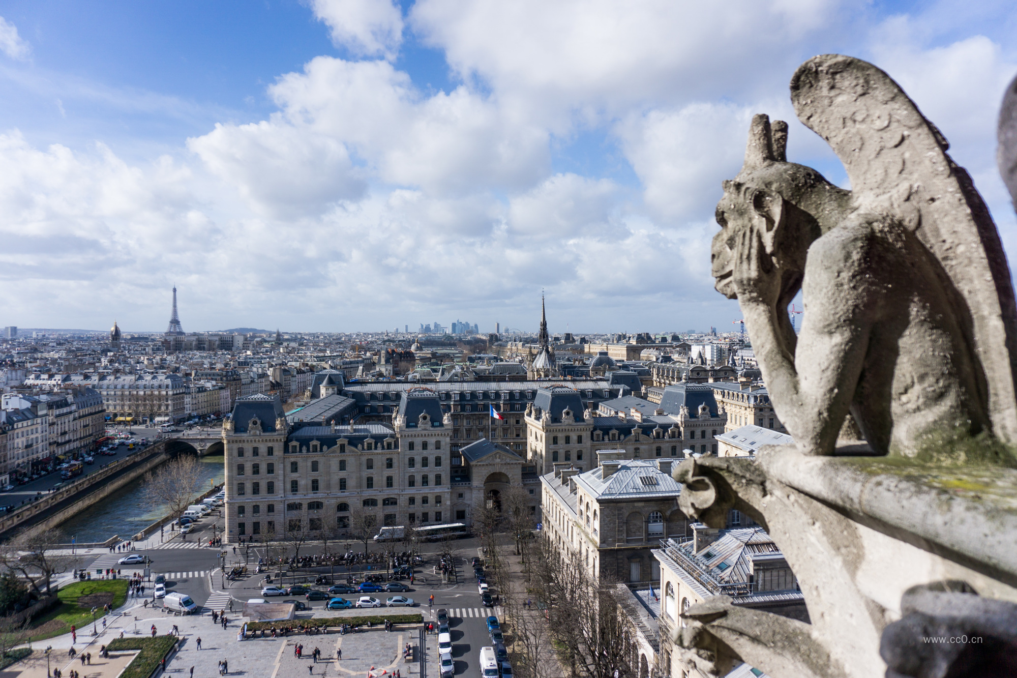 巴黎的雕塑与城市图片