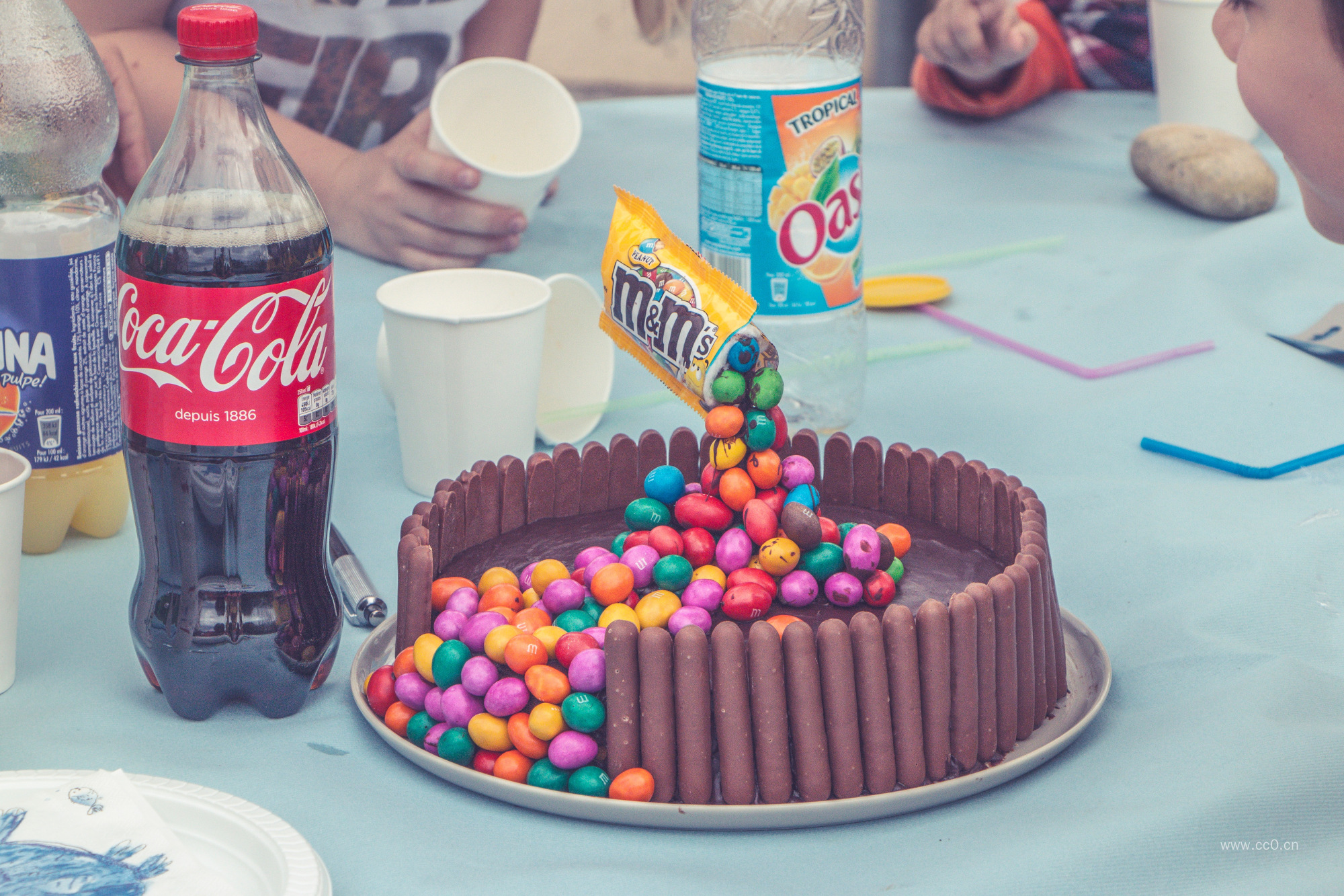 巧克力糖果与可乐图片