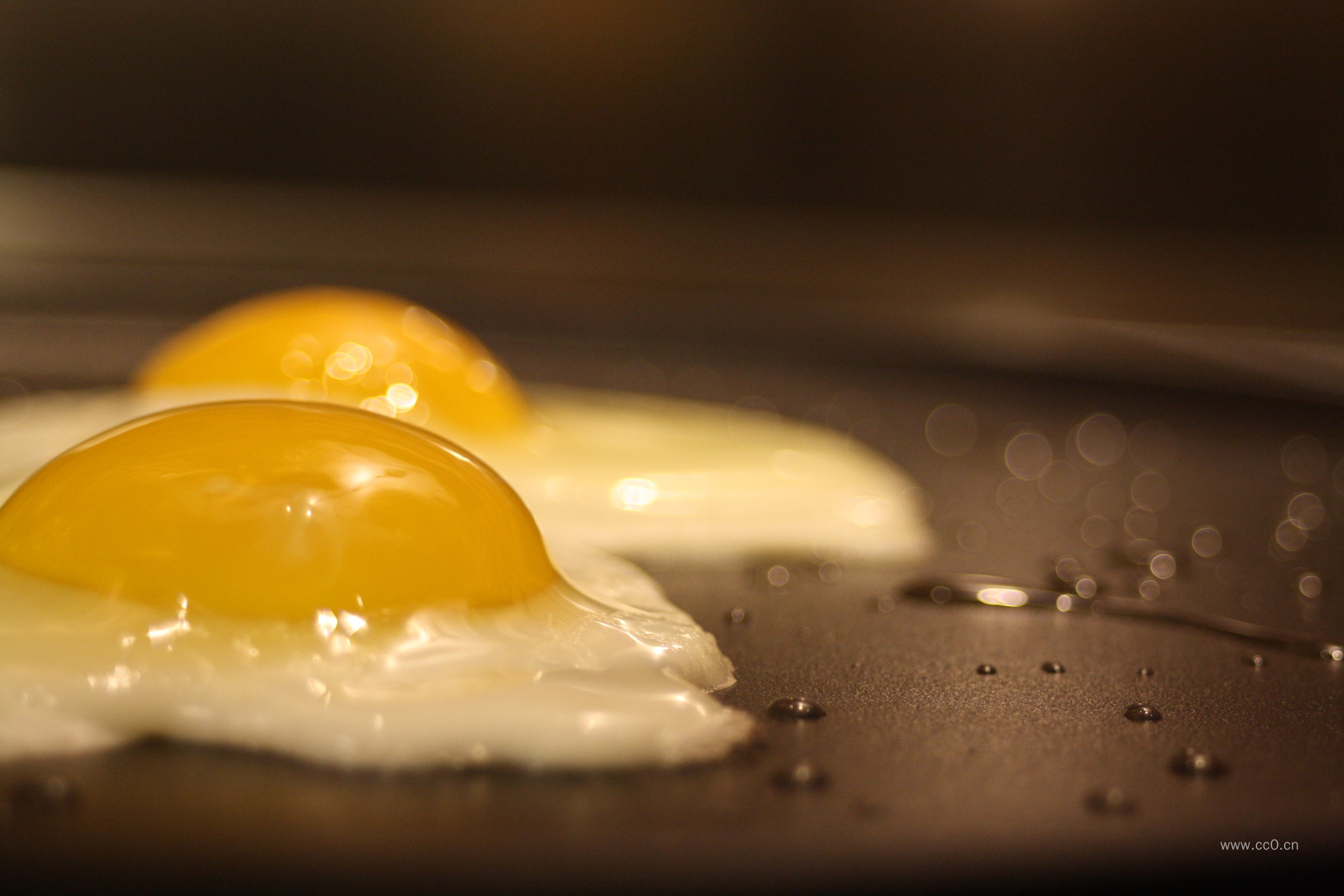 打开的鸡蛋图片